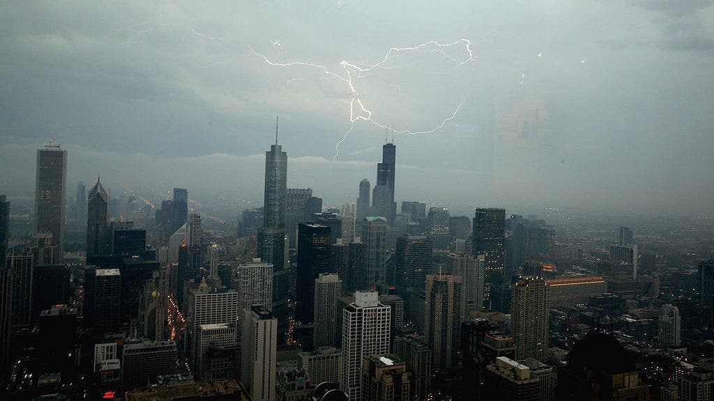 Chicago weather: Storms moving in this morning, cooler air arrives midweek