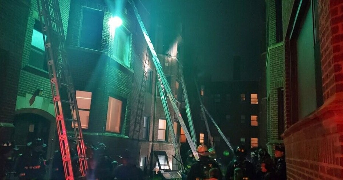 7 displaced in Greater Grand Crossing 2-alarm fire | FOX 32 Chicago