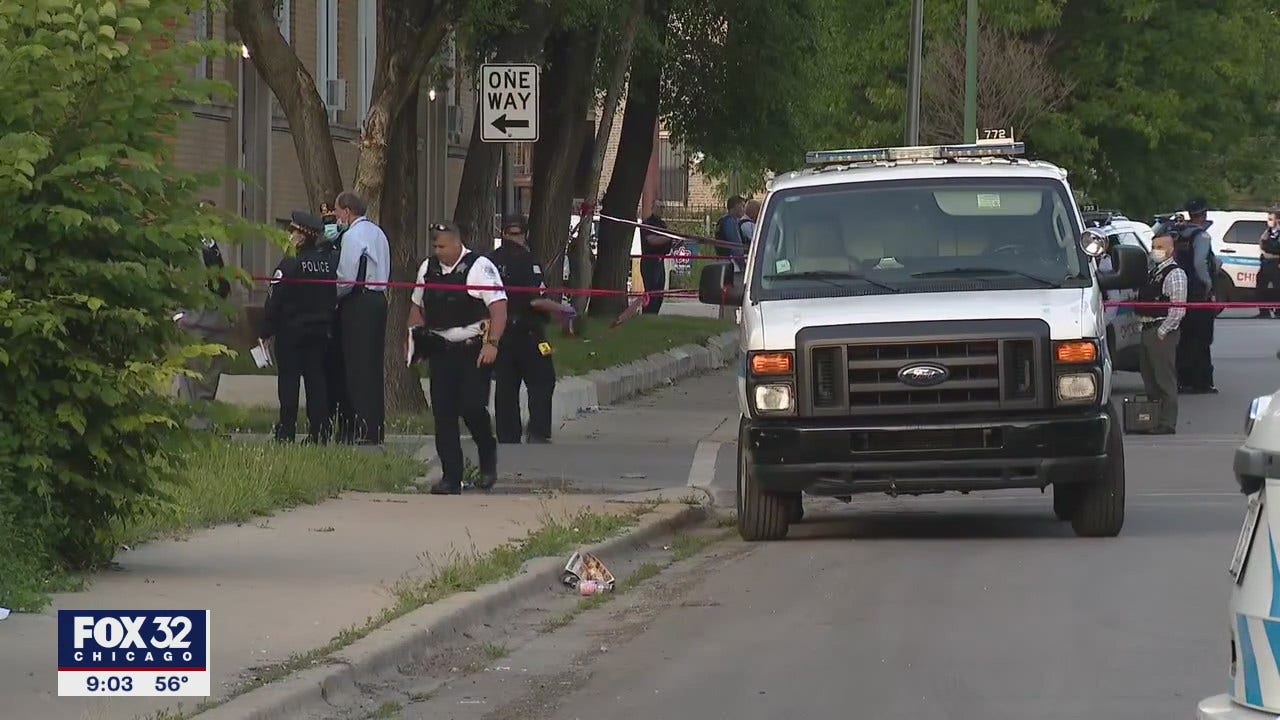 2 Shot By Chicago Police After Officer Dragged By Vehicle In Englewood