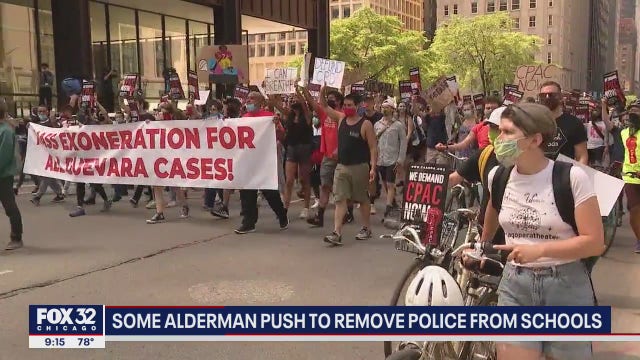 Activists push for new police oversight board in Chicago