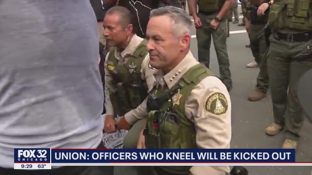 FOP: Chicago officers who kneel with protesters could be kicked out of police union