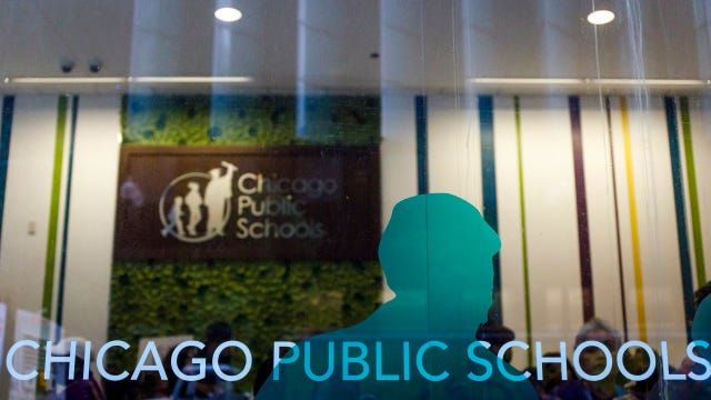 Lightfoot announces free internet for CPS students