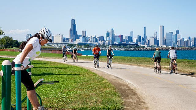 Chicago weather: Summer-like heat to continue through Tuesday