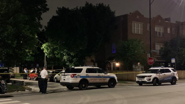 Off-duty Chicago cop dead, woman critically hurt after carbon monoxide leak in Albany Park home