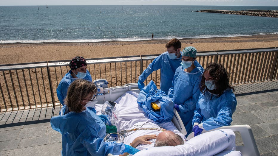 c0ffeb99-Barcelona Hospital Takes Recovering Coronavirus Patients To The Seaside