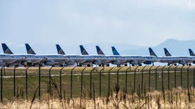 United sending layoff notices to nearly half of US employees