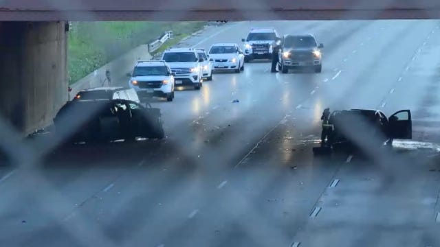 Southbound Dan Ryan reopens after multiple fatal overnight crashes