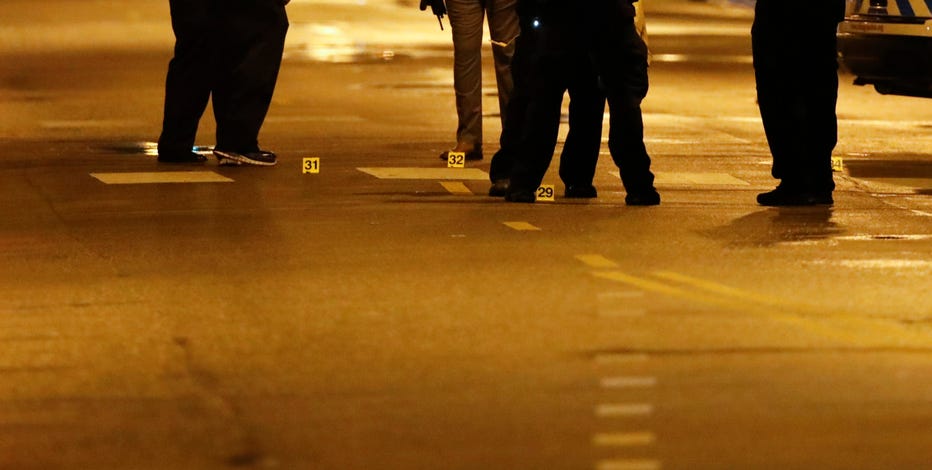 Pair of Chicago mass shootings leave 11 wounded