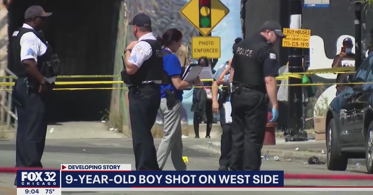 9-year-old boy, mother wounded in West Side shooting | FOX 32 Chicago