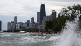 Man found dead on rocks along Lake Michigan in Chicago