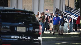 Rally supporting police draws scores to downtown Kenosha