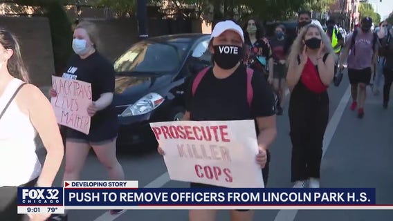 Chicago students push to remove officers from Lincoln Park High School