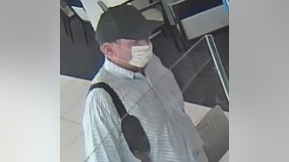 Fifth Third Bank robbed in Lincoln Park