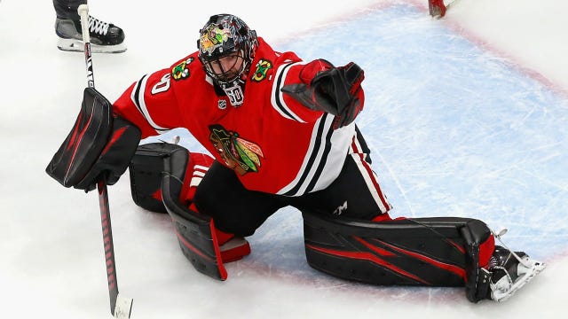 Crawford stars as Blackhawks beat Golden Knights 3-1