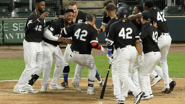 Grandal hits game-winning HR, White Sox beat Royals 6-5