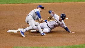 Yelich scores on Braun’s fly in 9th, Brewers beat Cubs 1-0