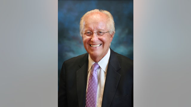 Illinois legislator hit with federal tax charge resigns