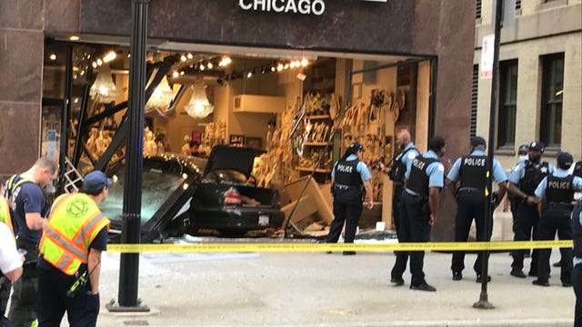 Driver trying to get away from police crashes into jewelry store in Chicago's Loop