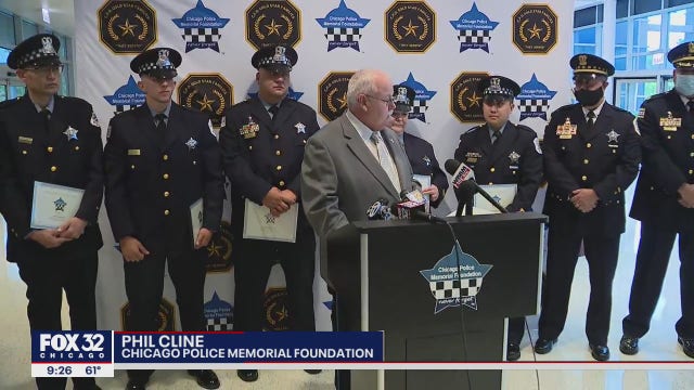 Chicago police officers honored after surviving gun battle