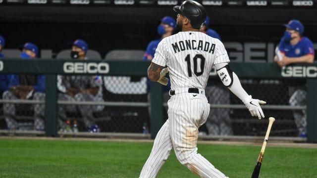 White Sox 3B Moncada to miss 3 weeks with strained oblique