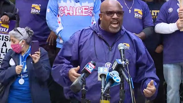 University of Illinois Hospital workers rally snarls traffic in the Loop