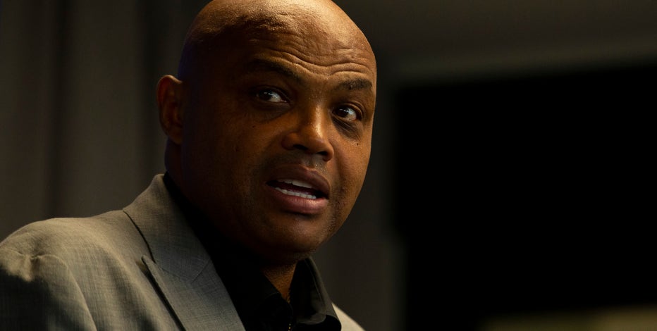 Charles Barkley rips Bulls fans for making widow of late team exec cry: 'That was total BS'