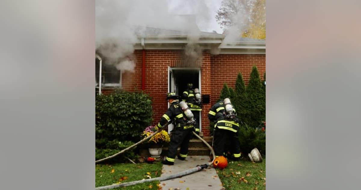 Evanston duplex fire displaces residents | FOX 32 Chicago