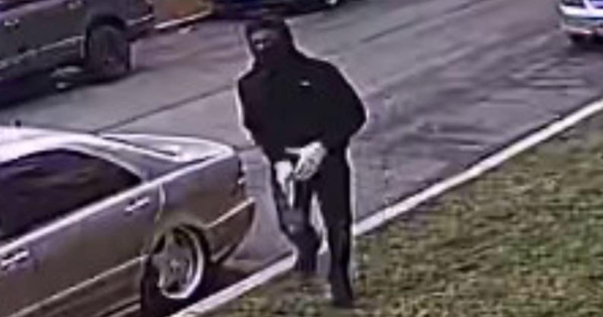 Video shows man wanted in South Shore murder: police | FOX 32 Chicago
