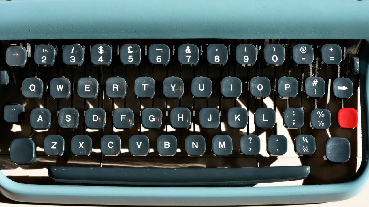 Some Chicago Police officers still using typewriters at work FOX 32 Chicago