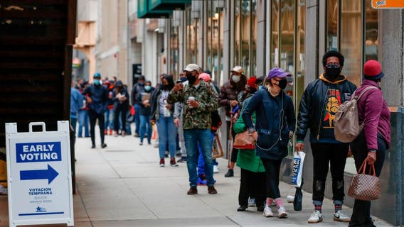 Voters come out in force for Chicago's first day of voting