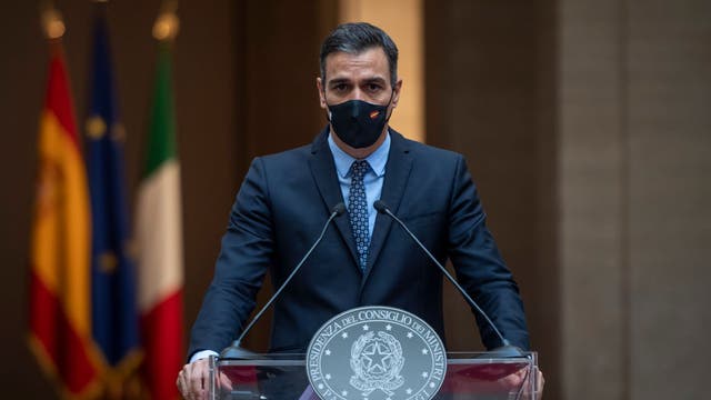 Spain orders nationwide curfew to stem worsening outbreak