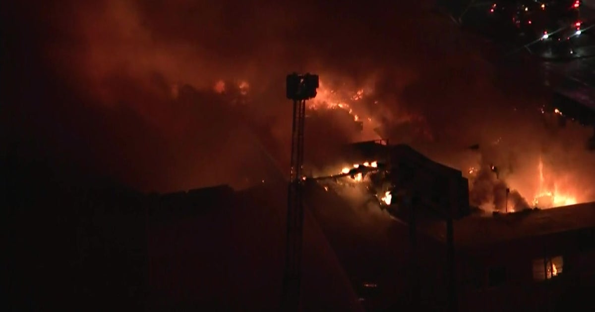 Crews battle extra-alarm fire at Far South Side warehouse | FOX 32 Chicago