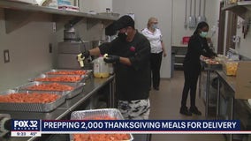 Chicago volunteers prep 2,000 Thanksgiving Day meals for those in need