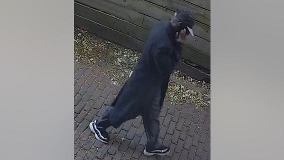 Man robs Edgewater bank