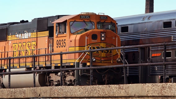 BNSF ending overnight trains in Aurora after complaints about train horns interrupting sleep