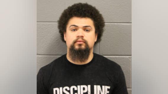 Chicago murder defendant on electronic monitoring arrested after pulling gun on deputies in Ohio: police