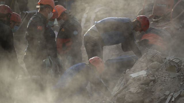 Onlookers weep with joy as crew rescues 2 girls from rubble in Turkey