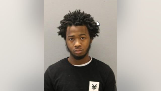 Man fired 19 shots at cops while hunting rivals on South Side: prosecutors