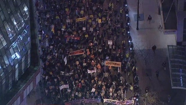 Wabash Avenue bridge near Trump Tower raised for 2nd straight day as hundreds gather downtown