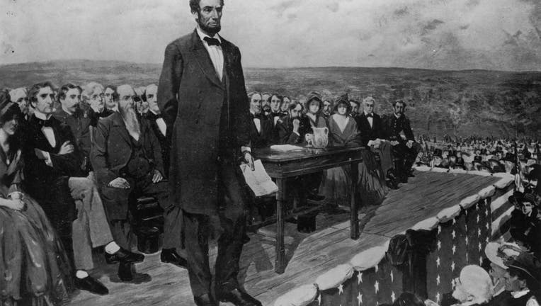 lincoln delivered the gettysburg address to