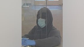 FBI searching for man who robbed Northbrook bank