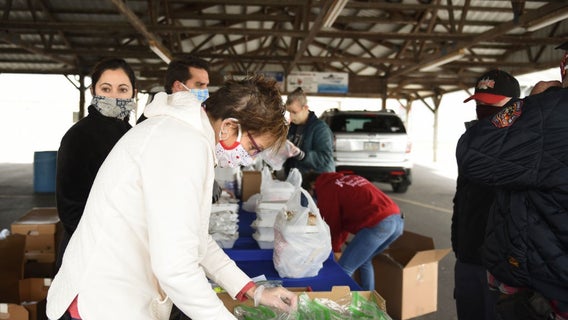 Molsen Coors Beverage Company donates 750,000 meals to Greater Chicago Food Depository
