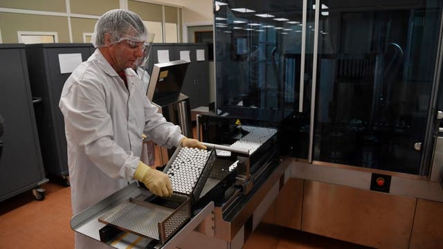 Britain authorizes COVID vaccine for emergency use