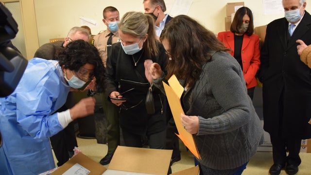 DuPage County receives 13,650 doses of COVID-19 vaccine