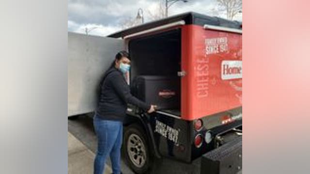 Home Run Inn donates 11,000 frozen pizzas to Northern Illinois Food Bank