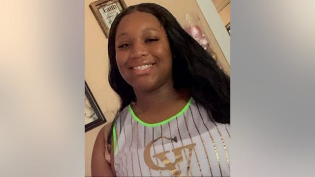 Missing 17-year-old girl last seen in Washington Park