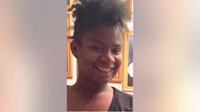 Girl, 17, missing from Grand Crossing