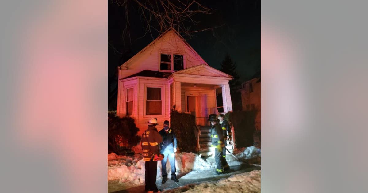 3 hurt, 3 displaced in Englewood house fire | FOX 32 Chicago
