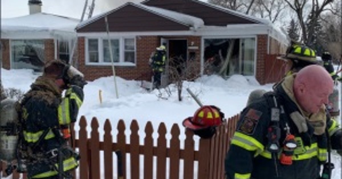 2 displaced in Evanston house fire | FOX 32 Chicago