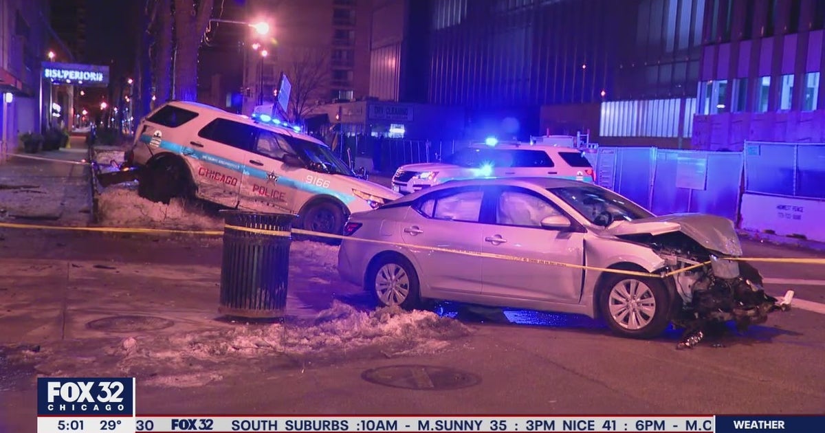2 CPD officers injured in crash on the Near North Side | FOX 32 Chicago